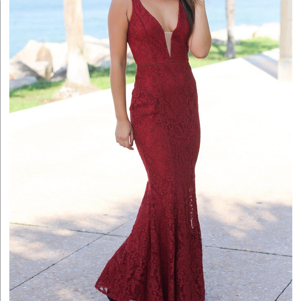 Burgundy lace Maxi Dress w/mesh V neck
